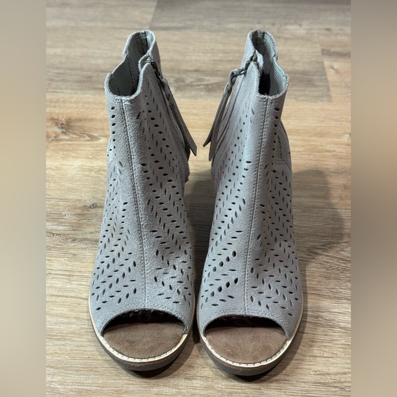 NEW TOMS Majorca Ankle Boot Taupe Suede Size 8 - Picture 2 of 11